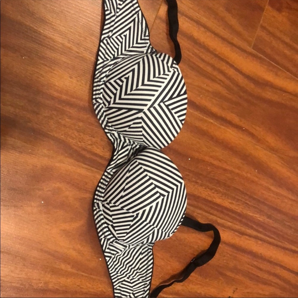 2 Victoria secret Pink strapless push up bras